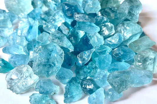 raw aquamarine stone